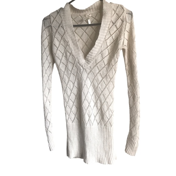 CAFE BRAND Small V-Neck Cream Knit Long Sleeve  Sweater - Picture 1 of 5